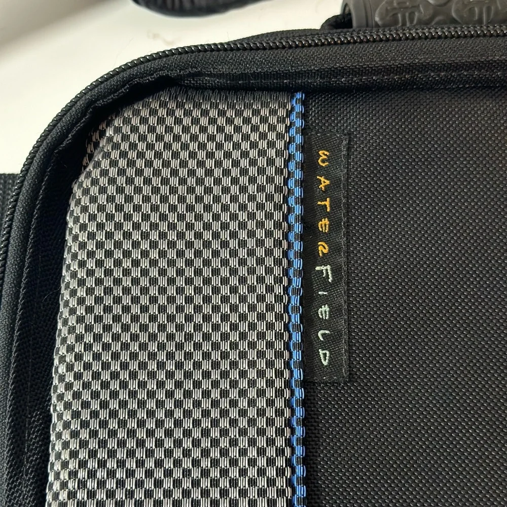 Waterfield Men’s Messenger Bag Padded Size 11” H X 14” W X 3” Black